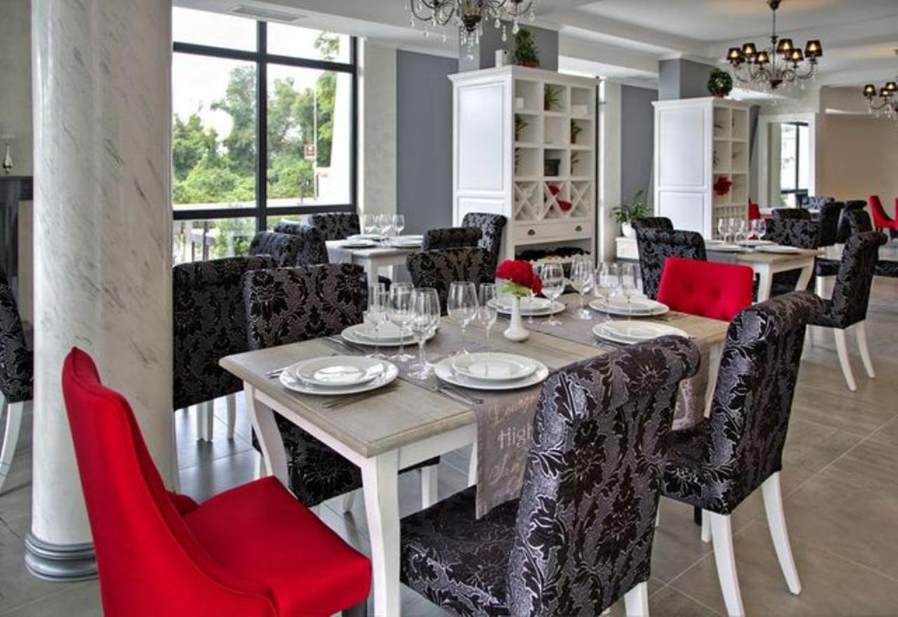 Private Apartments In White Rock Castle Балчик Екстериор снимка