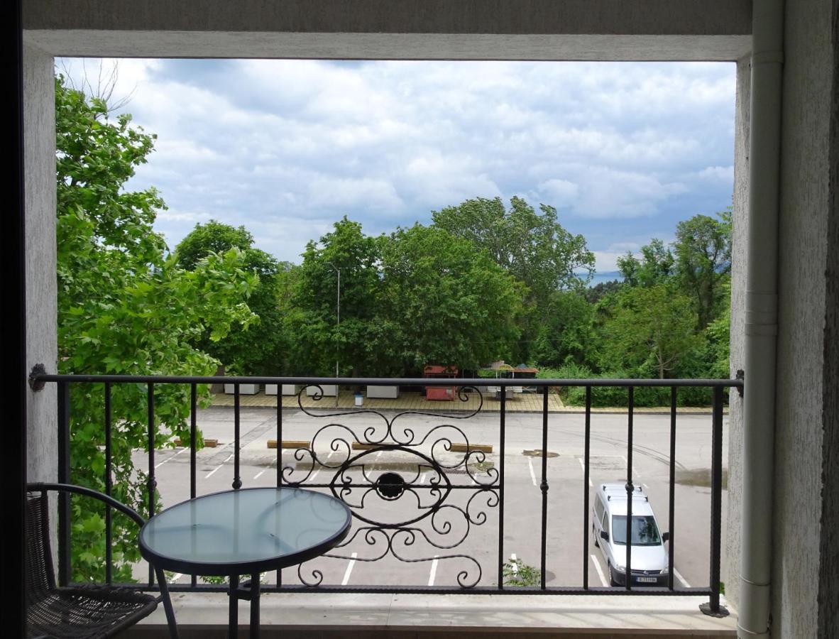 Private Apartments In White Rock Castle Балчик Екстериор снимка