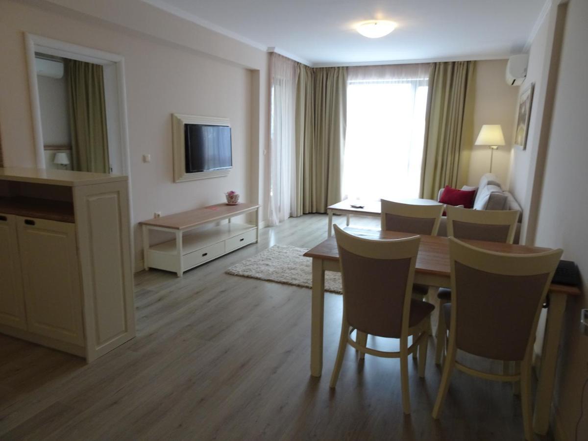Private Apartments In White Rock Castle Балчик Екстериор снимка