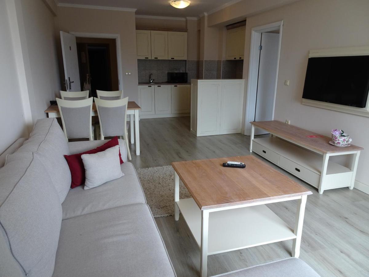 Private Apartments In White Rock Castle Балчик Екстериор снимка
