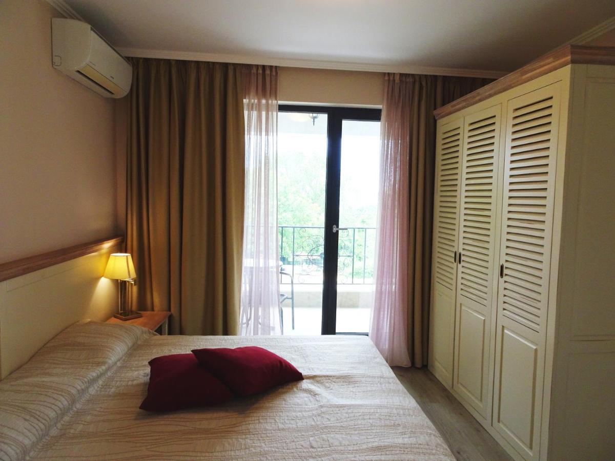 Private Apartments In White Rock Castle Балчик Екстериор снимка