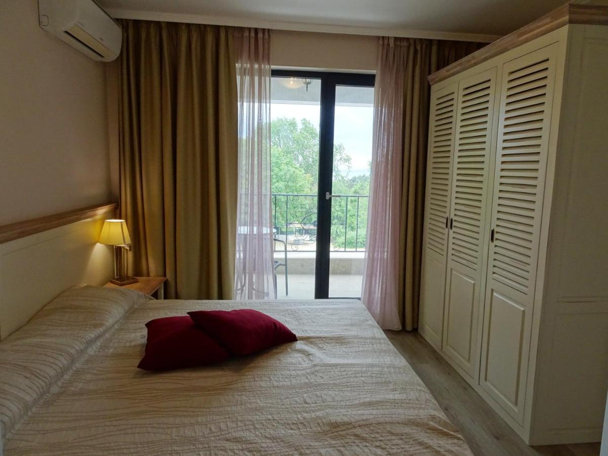 Private Apartments In White Rock Castle Балчик Екстериор снимка