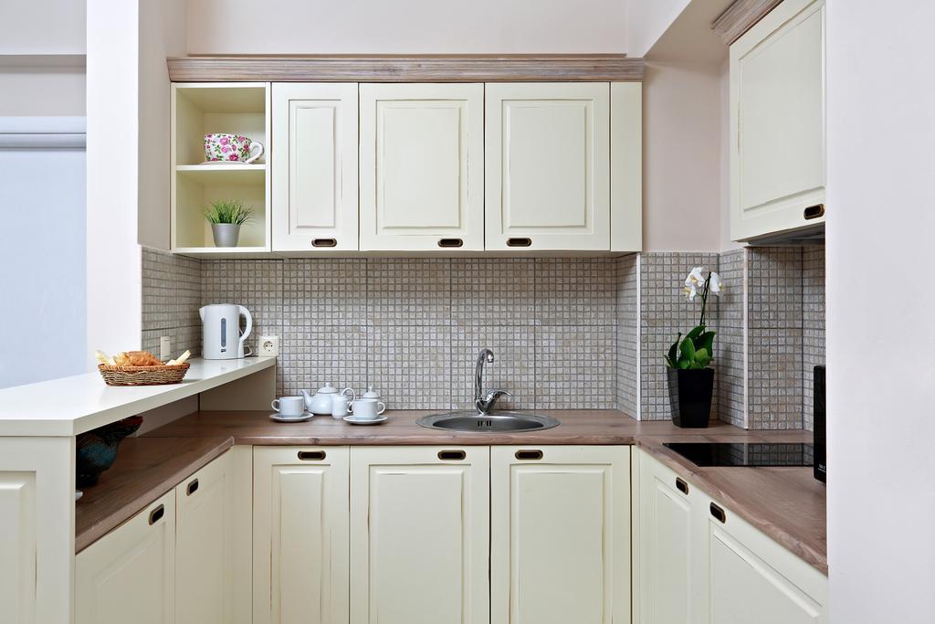 Private Apartments In White Rock Castle Балчик Стая снимка