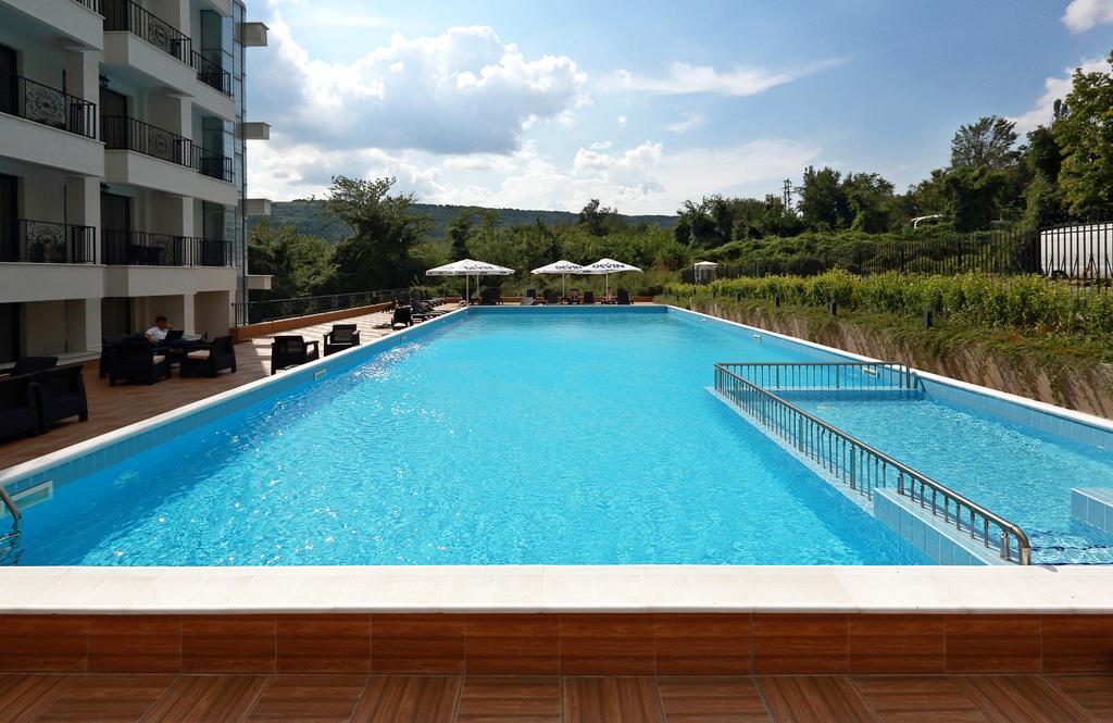 Private Apartments In White Rock Castle Балчик Екстериор снимка